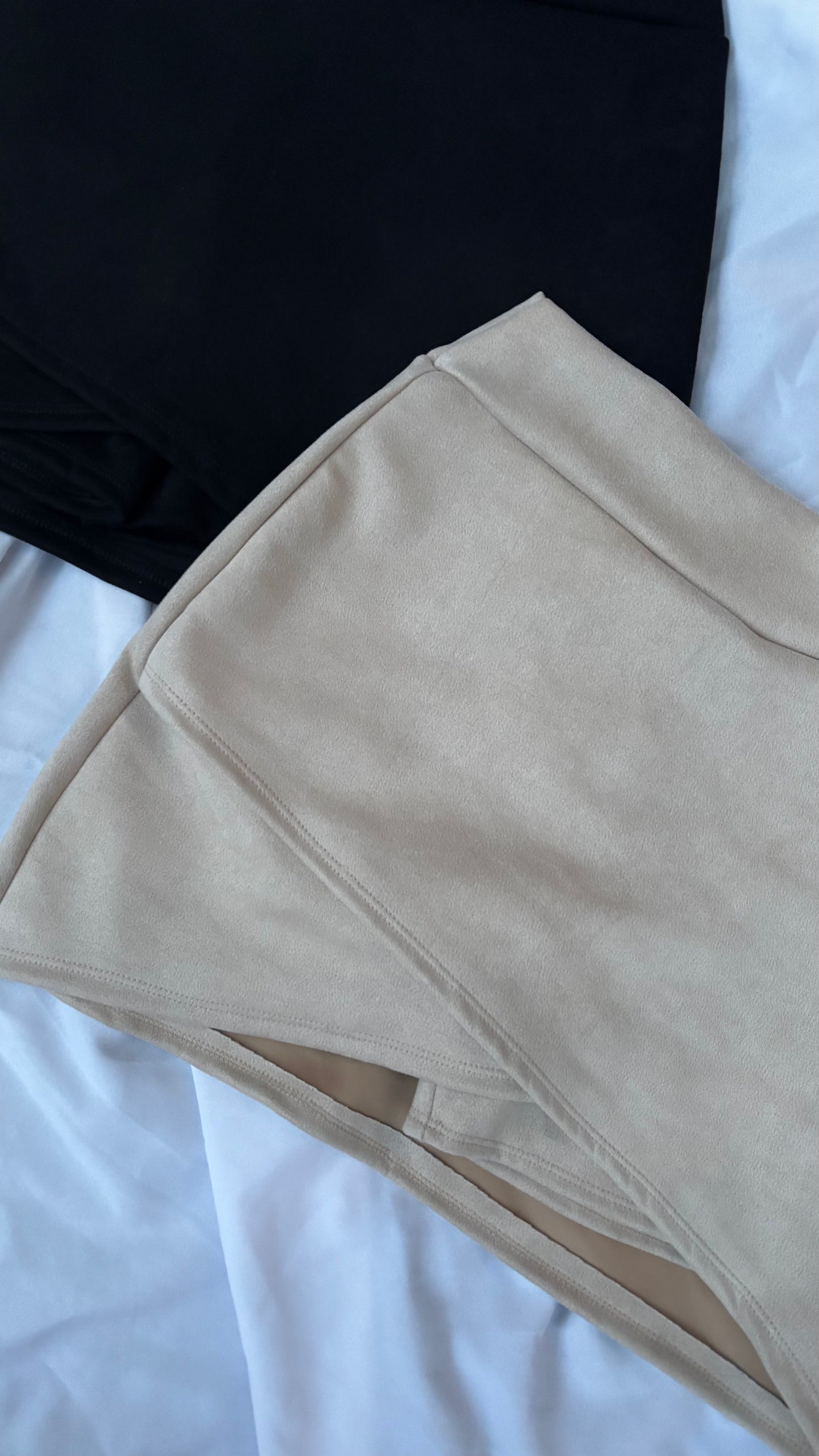 Falda Short Cruzada Gamuza