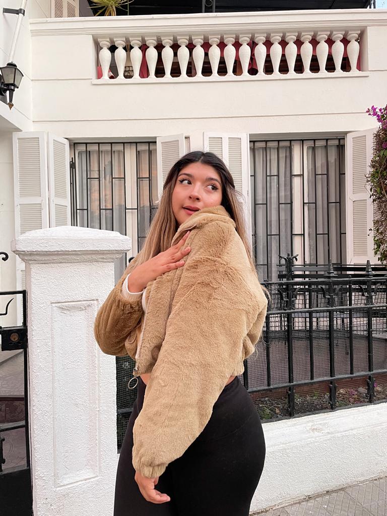 Chaqueta Liviana Peluda Café Claro