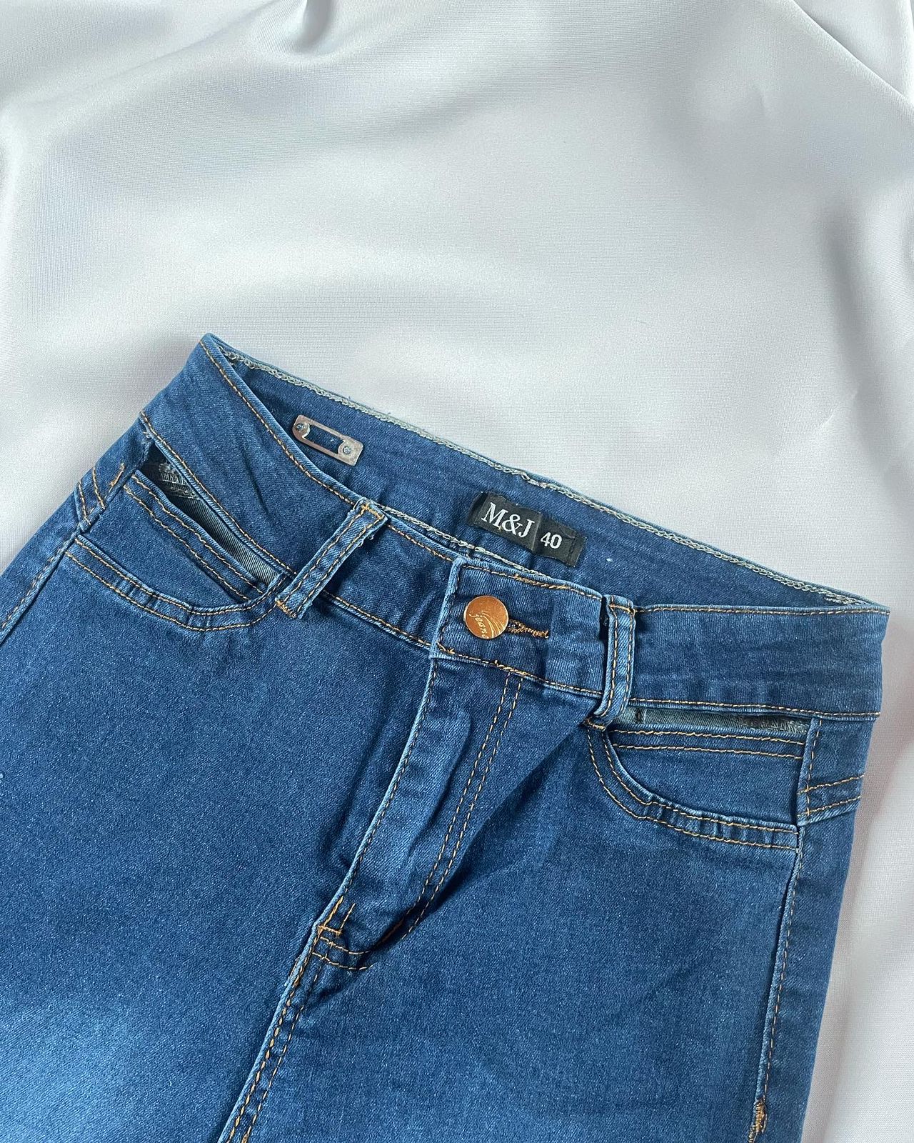 Jeans Cut Out