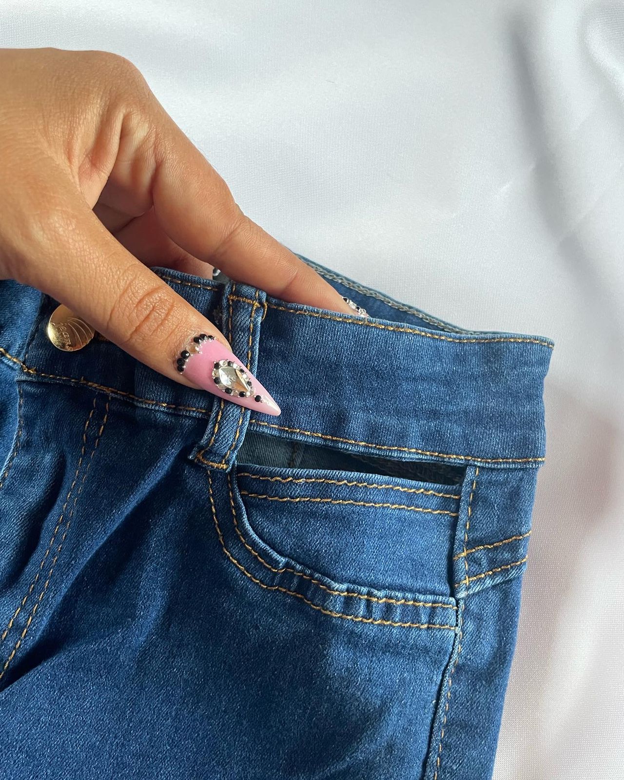 Jeans Cut Out